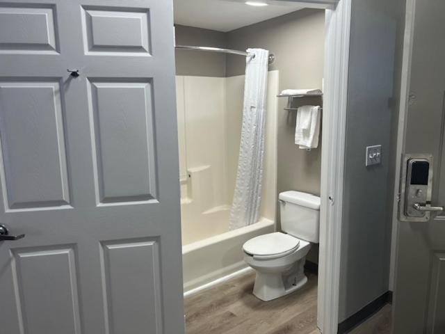 Baymont By Wyndham Lakeland Exterior foto
